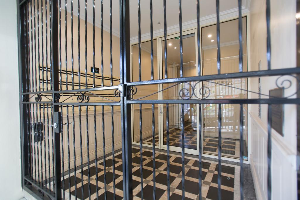 1 Exhibition Apartment Hotel Мелбърн Стая снимка