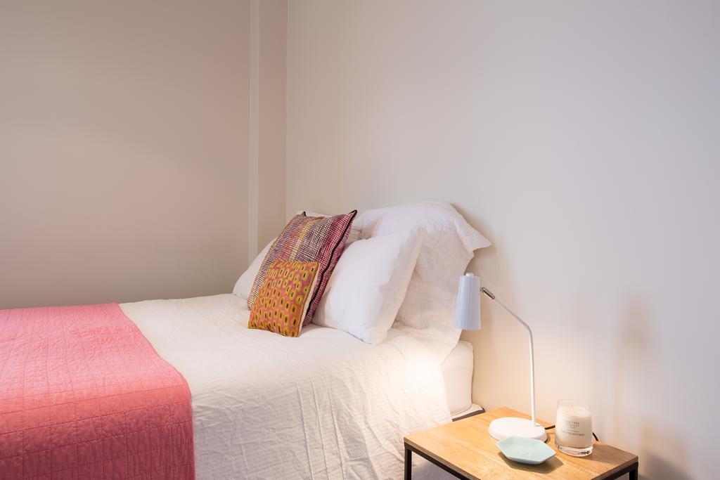 1 Exhibition Apartment Hotel Мелбърн Стая снимка